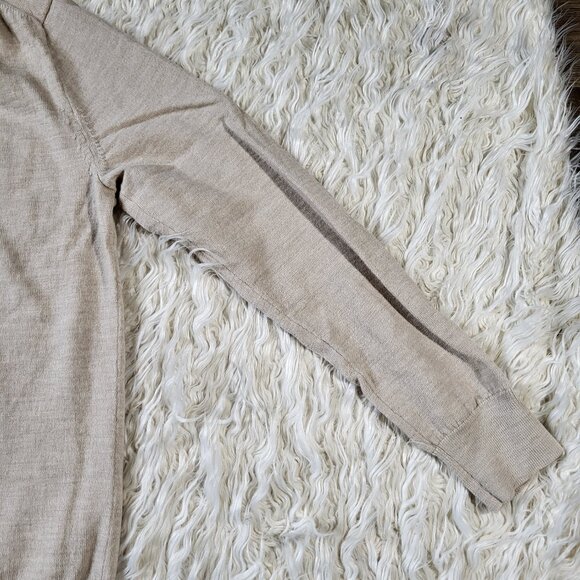 J. Crew Merino Wool V-Neck Sweater Size Medium -‎ Style J7958 - Picture 14 of 14